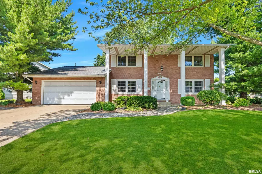 707 YORKSHIRE CT, Washington, IL 61571