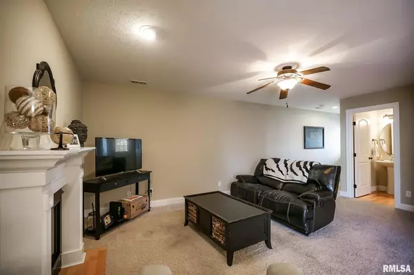 Washington, IL 61571,1006 MALLARD WAY #17H