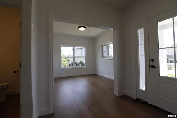 Dunlap, IL 61525,4016 W CRIMSON RD