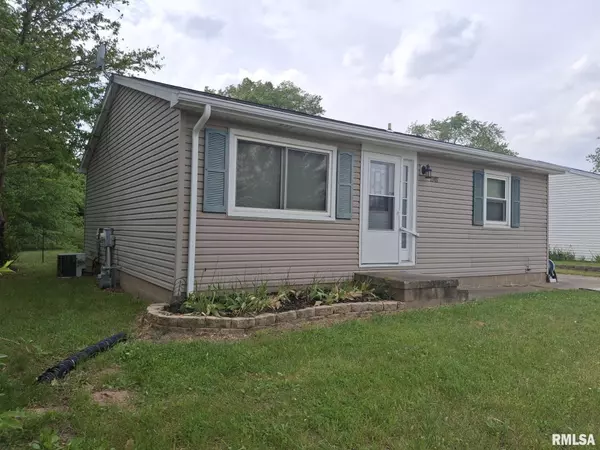 1907 CHICORY RD, Pekin, IL 61554