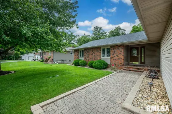 East Peoria, IL 61611,515 ILLINI DR