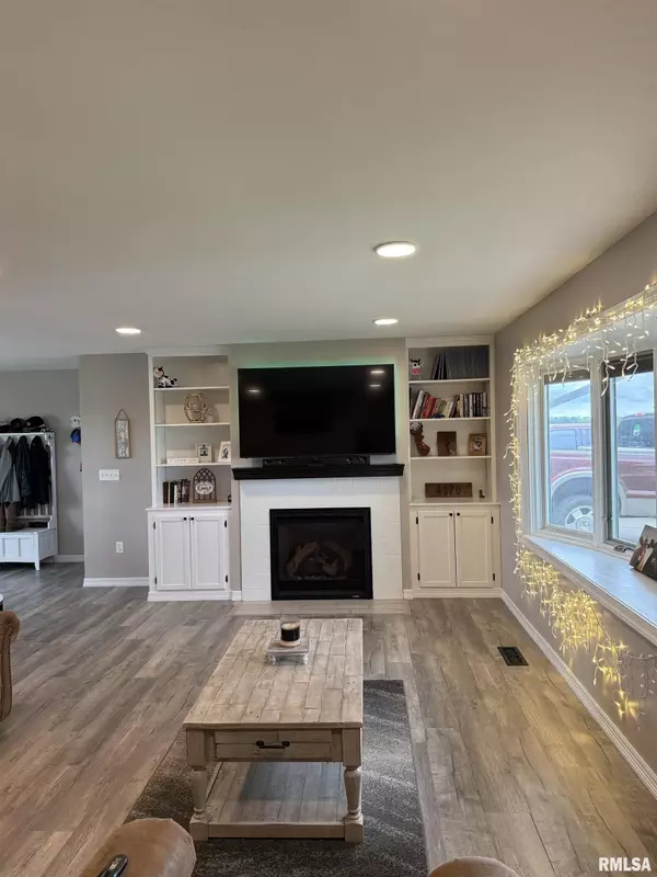 Macomb, IL 61455,4170 E 1200TH ST