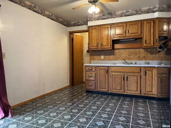 Lacon, IL 61540,6 Bay Shore DR