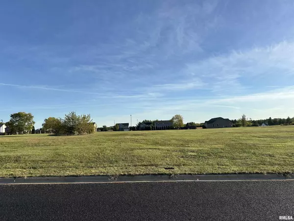 303 SILVER CREEK DR, Washington, IL 61571