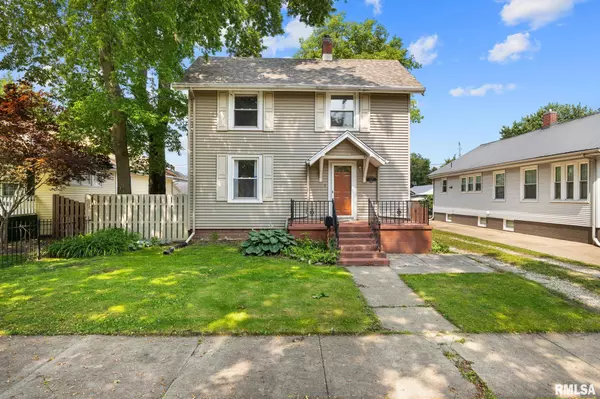 1111 S 4TH ST, Pekin, IL 61554