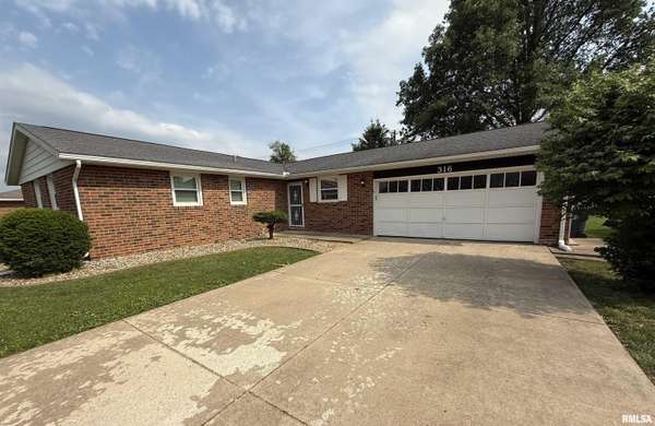 316 GETTYSBURG DR, Canton, IL 61520