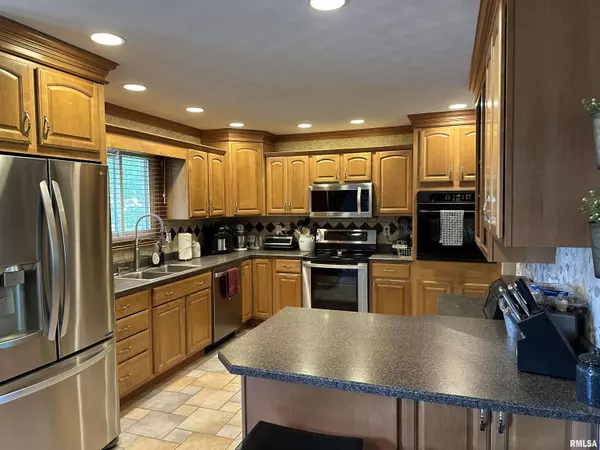 Peoria, IL 61607,5828 W COLT DR