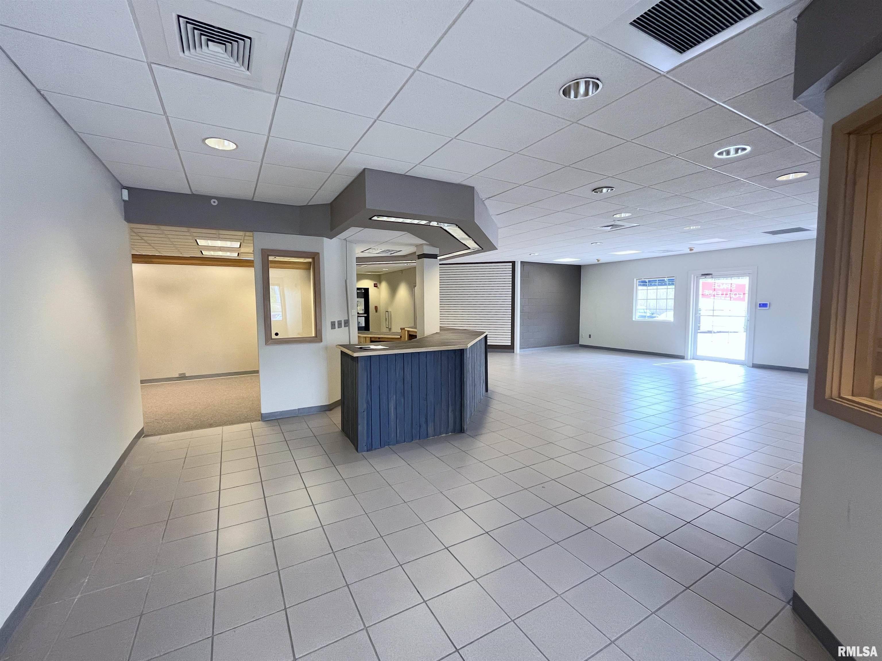 East Peoria, IL 61611,2400-2519 N MAIN ST #2401