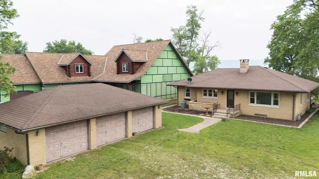 1229 SUNSET DR, East Peoria, IL 61611
