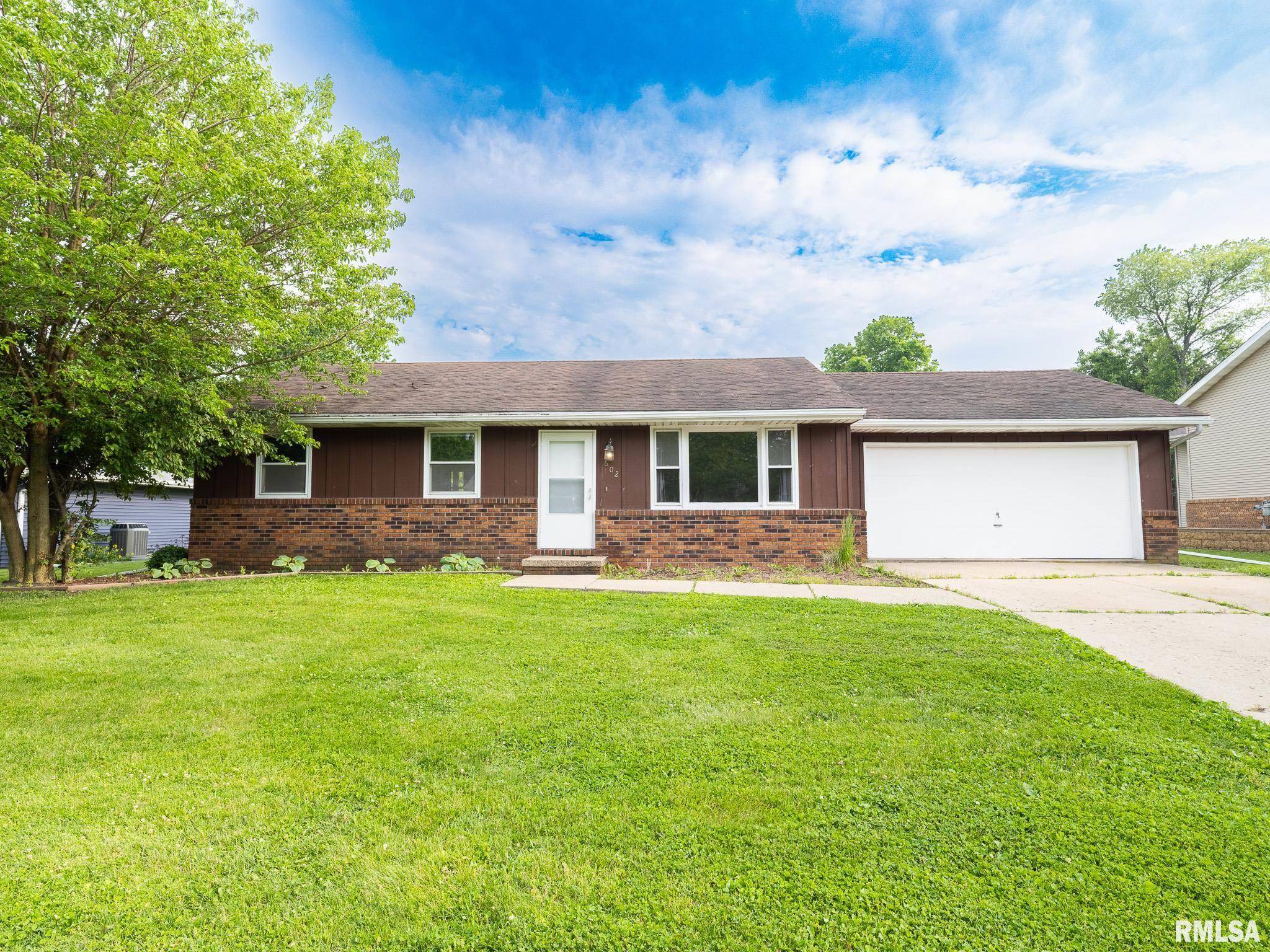 602 MANOR DR, Metamora, IL 61548