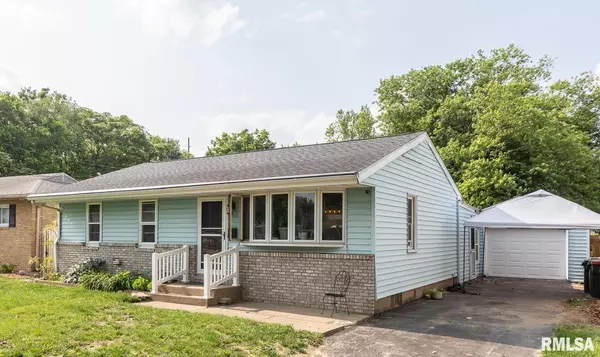 Pekin, IL 61554,417 EDGEWOOD DR