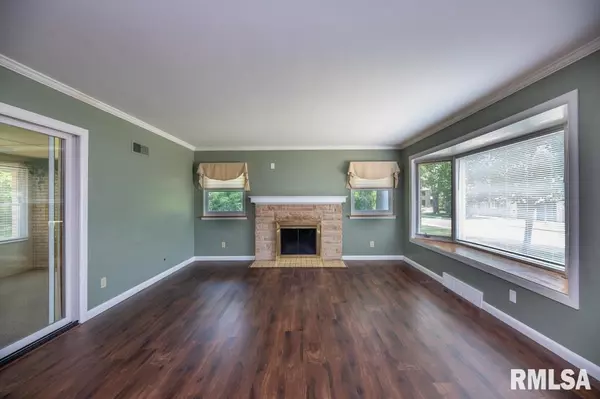 Peoria, IL 61614,435 W CRESTWOOD DR