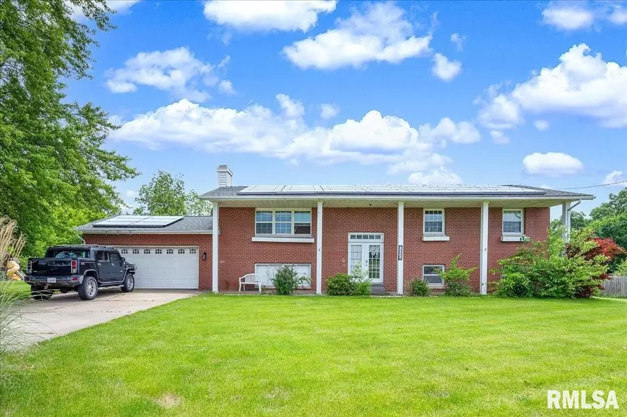 24649 SPRING CREEK RD, Washington, IL 61571