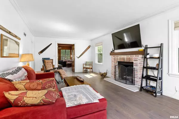 Peoria, IL 61614,136 E OAK PARK DR