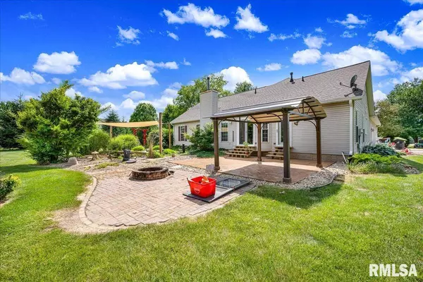 Washington, IL 61571,1327 OAK LEAF LN