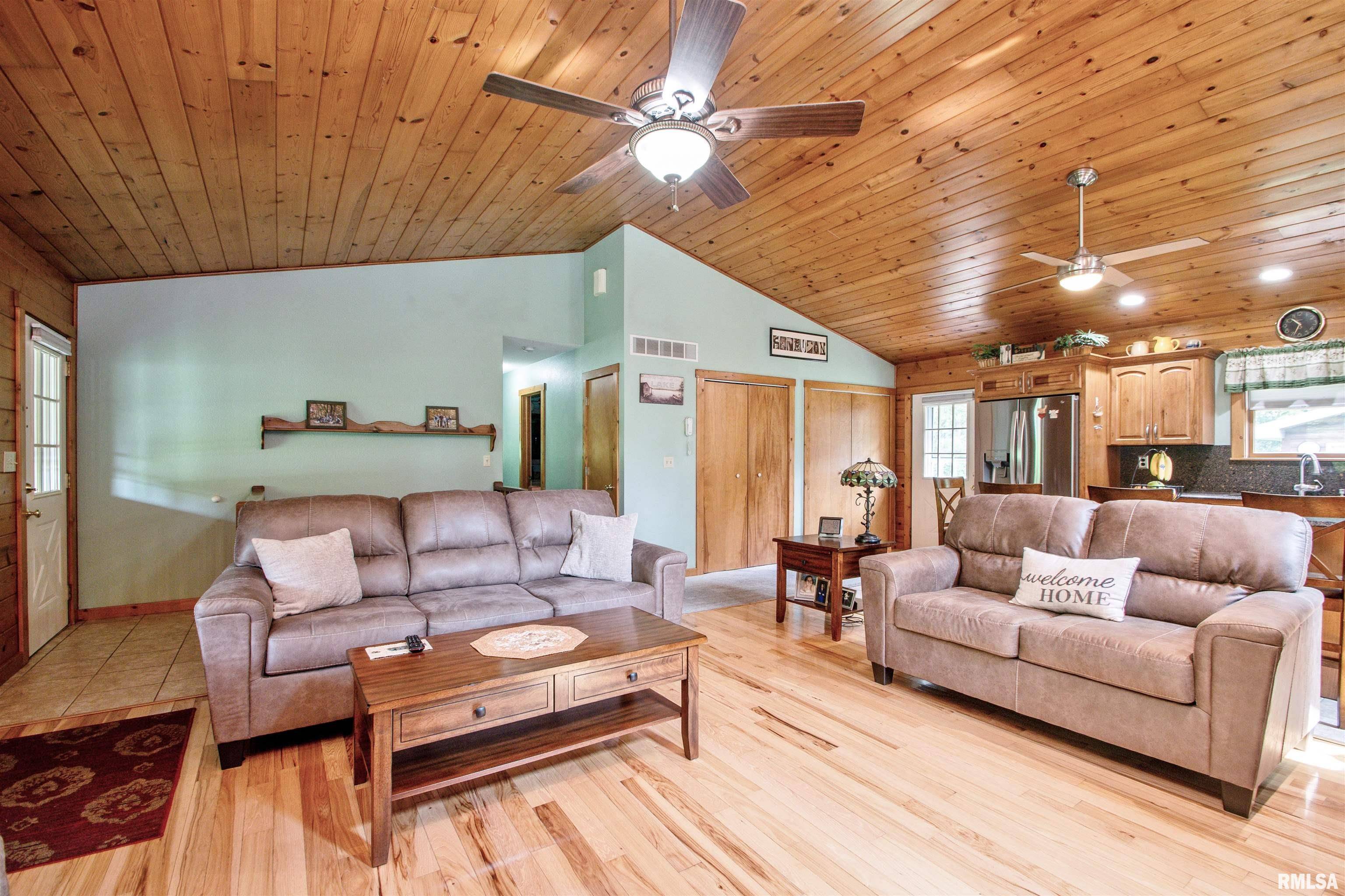Dahinda, IL 61428,7019 OAK RUN DR