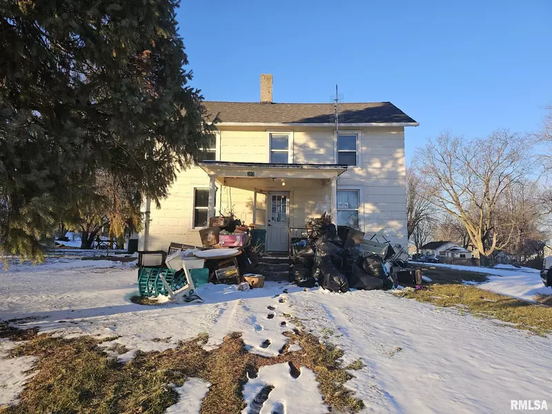 207 E COURT ST, Roanoke, IL 61561