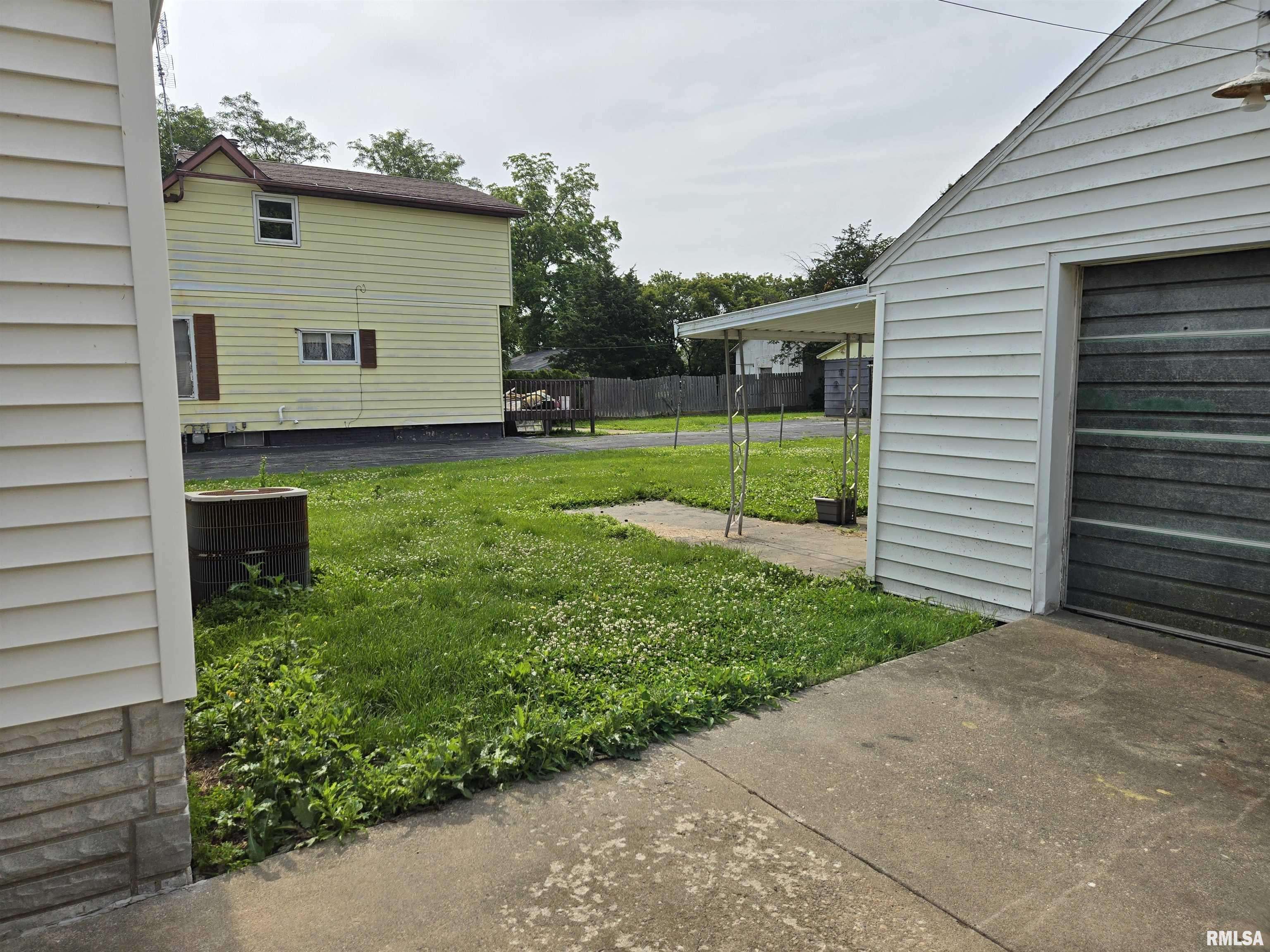 Canton, IL 61520,904 E ELM ST