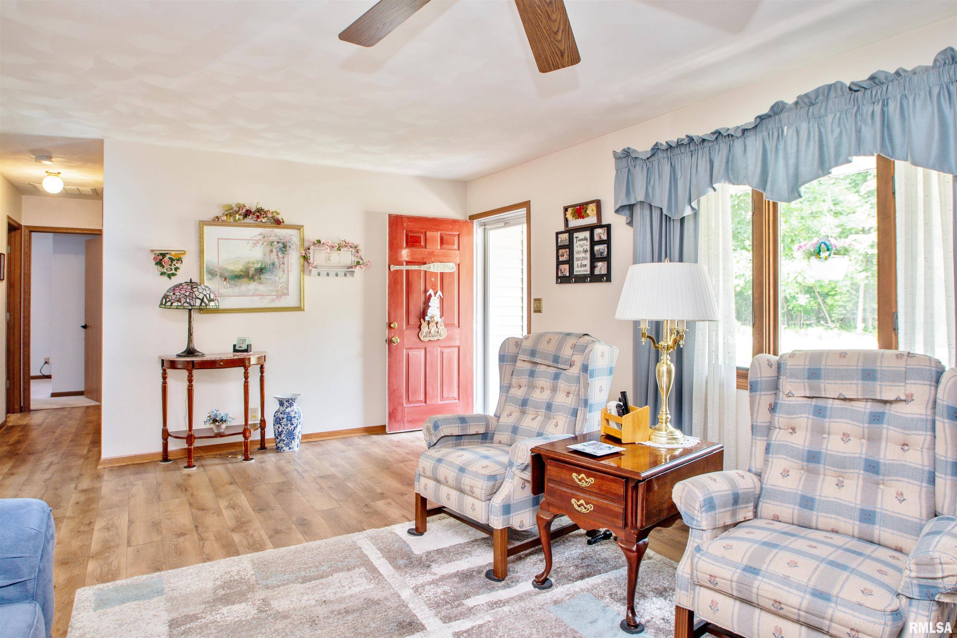 Dahinda, IL 61428,100 OAKRIDGE CT
