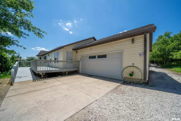 21501 N Berchtold RD, Chillicothe, IL 61523