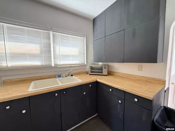 Lewistown, IL 61542,441 W AVENUE E