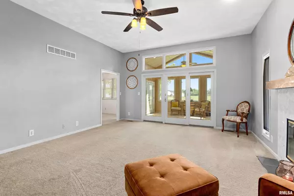East Peoria, IL 61611,118 REGENT CT