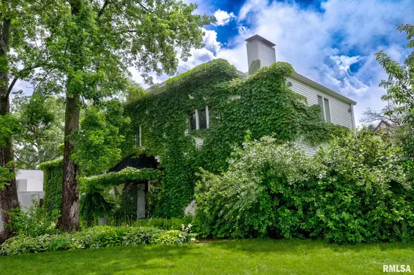 Peoria, IL 61614,102 W CRESTWOOD DR
