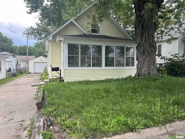 1208 S 13TH ST, Pekin, IL 61554