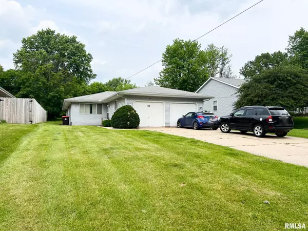 Peoria, IL 61614,913 W SHENANDOAH DR #2