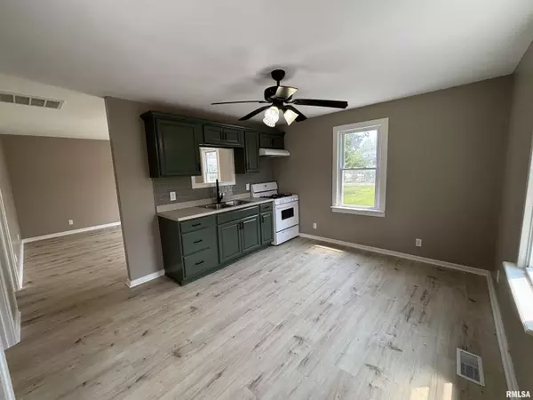 East Peoria, IL 61611,308 VICTOR ST