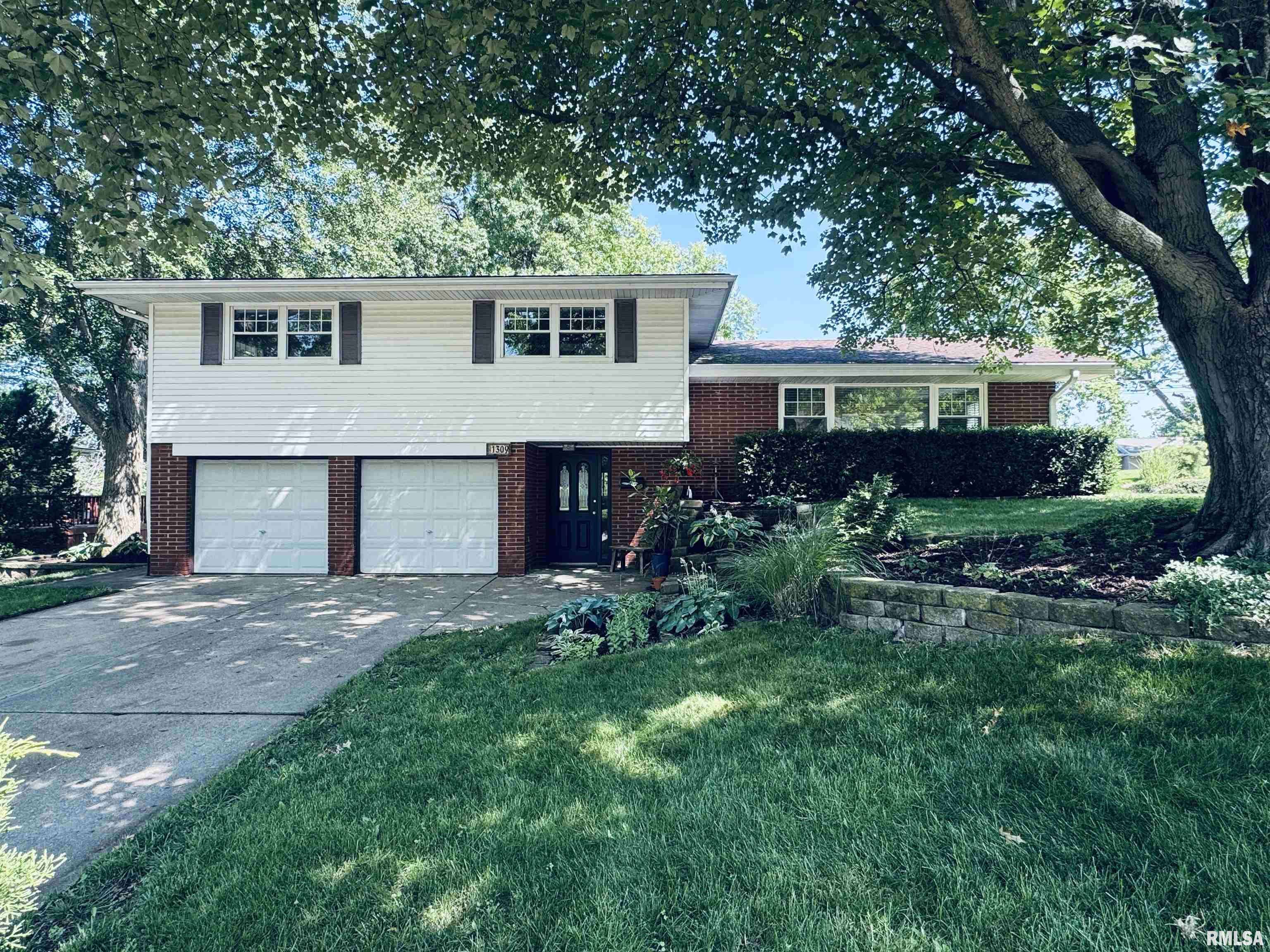 1309 W TETON DR, Peoria, IL 61614