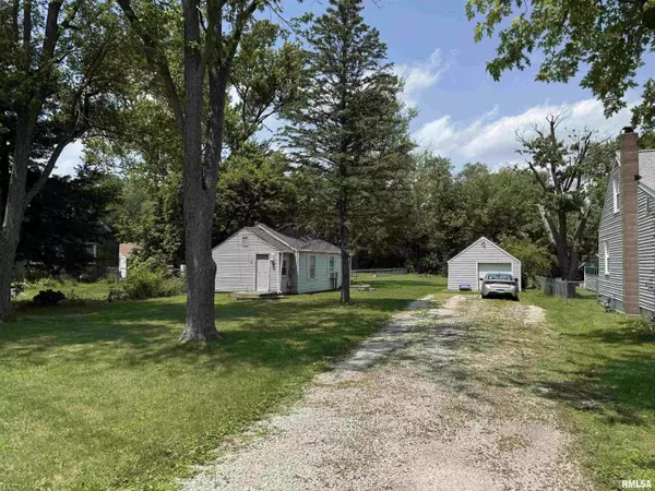 5217 W MONROE RD, Peoria, IL 61607-1445