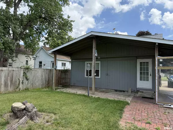 Canton, IL 61520,528 N AVENUE A ST