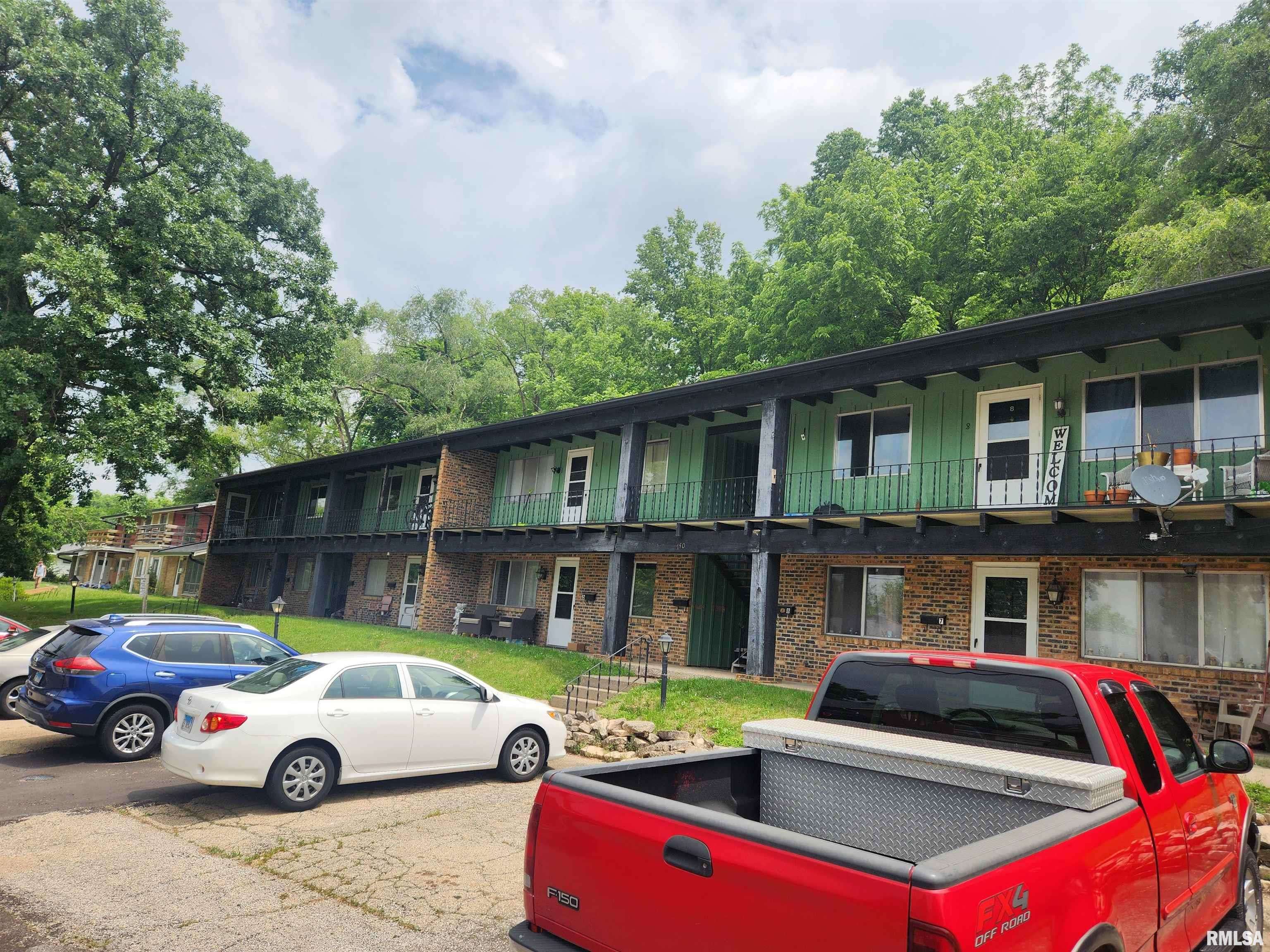 Pekin, IL 61554,740 E SHORE DR #8