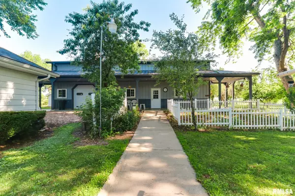 Delavan, IL 61734,105 W C ST