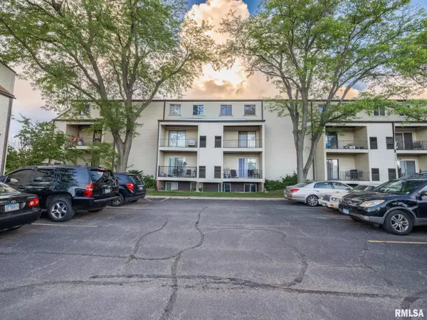 Peoria, IL 61614,3119 W WILLOW KNOLLS RD #37B