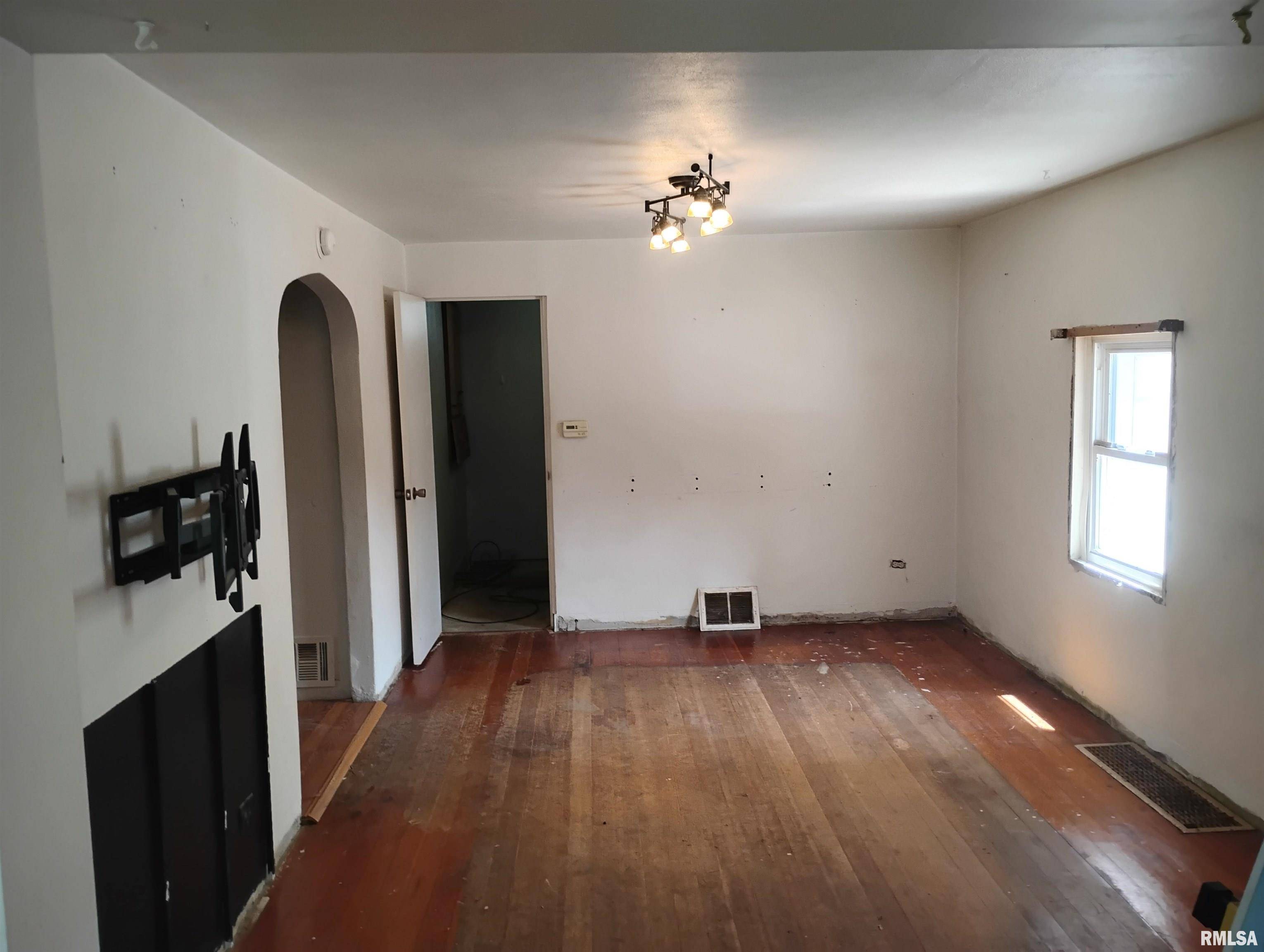 Peoria, IL 61603,709 E TRIPP AVE