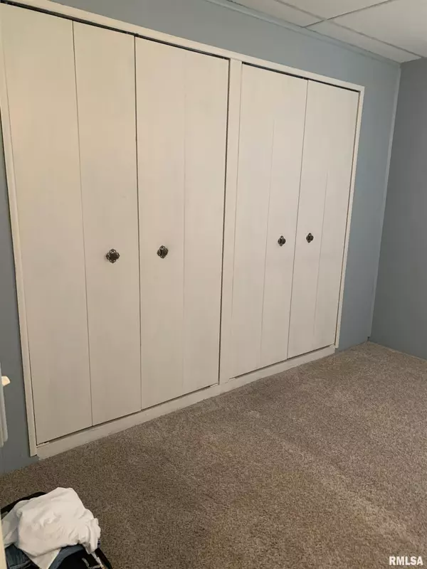 Bushnell, IL 61422,519 E DAVIS ST