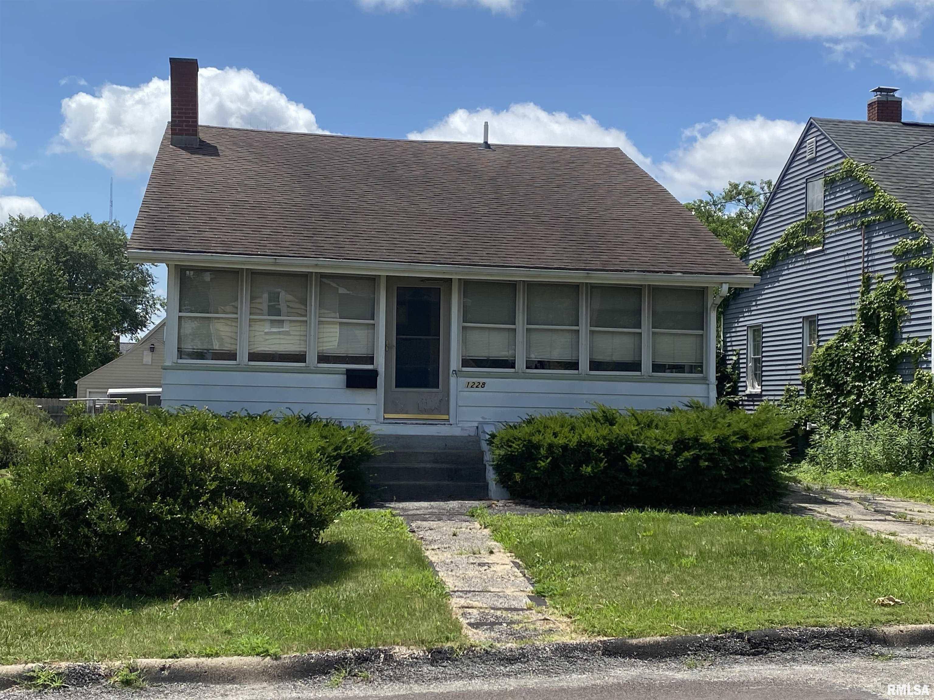 1228 E LAKE AVE, Peoria Heights, IL 61616
