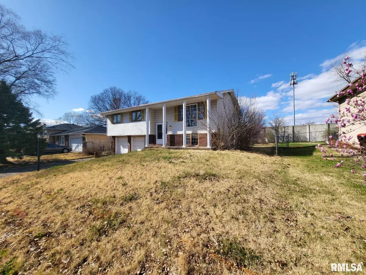 Peoria, IL 61615,2827 W LARCHMONT LN
