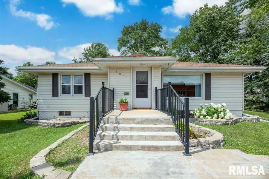 404 E 5TH ST, Mackinaw, IL 61755