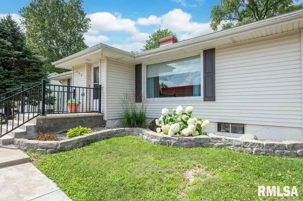 Mackinaw, IL 61755,404 E 5TH ST