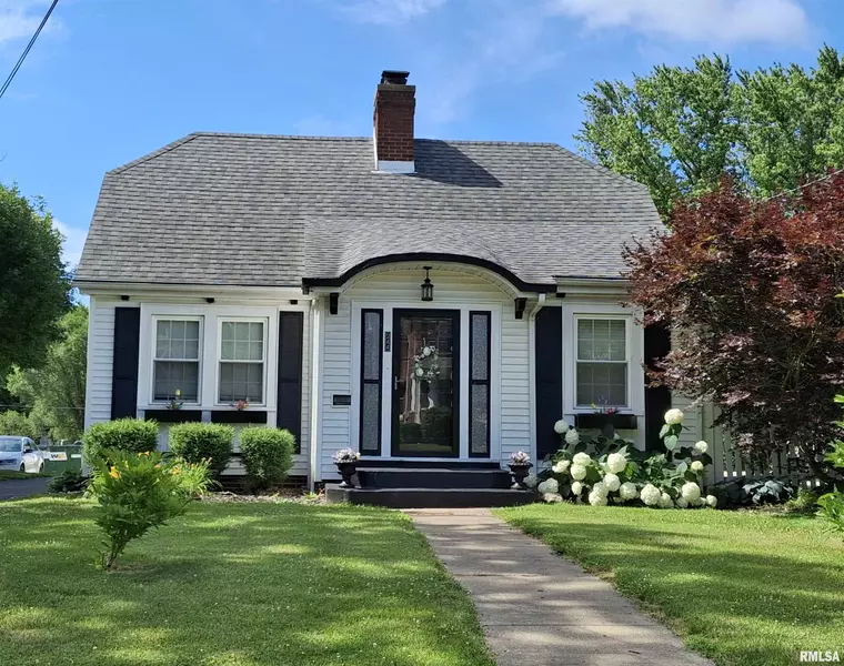 244 W CHESTNUT ST, Canton, IL 61520