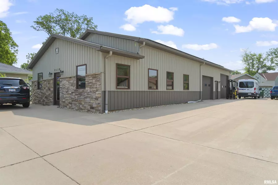 2119 WASHINGTON RD, Washington, IL 61571