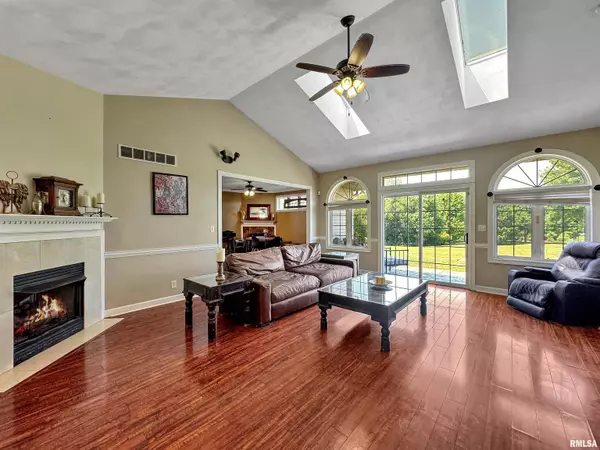 Dunlap, IL 61525,11801 N DEERFIELD DR