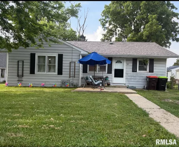 425 E HIGH ST, Creve Coeur, IL 61610
