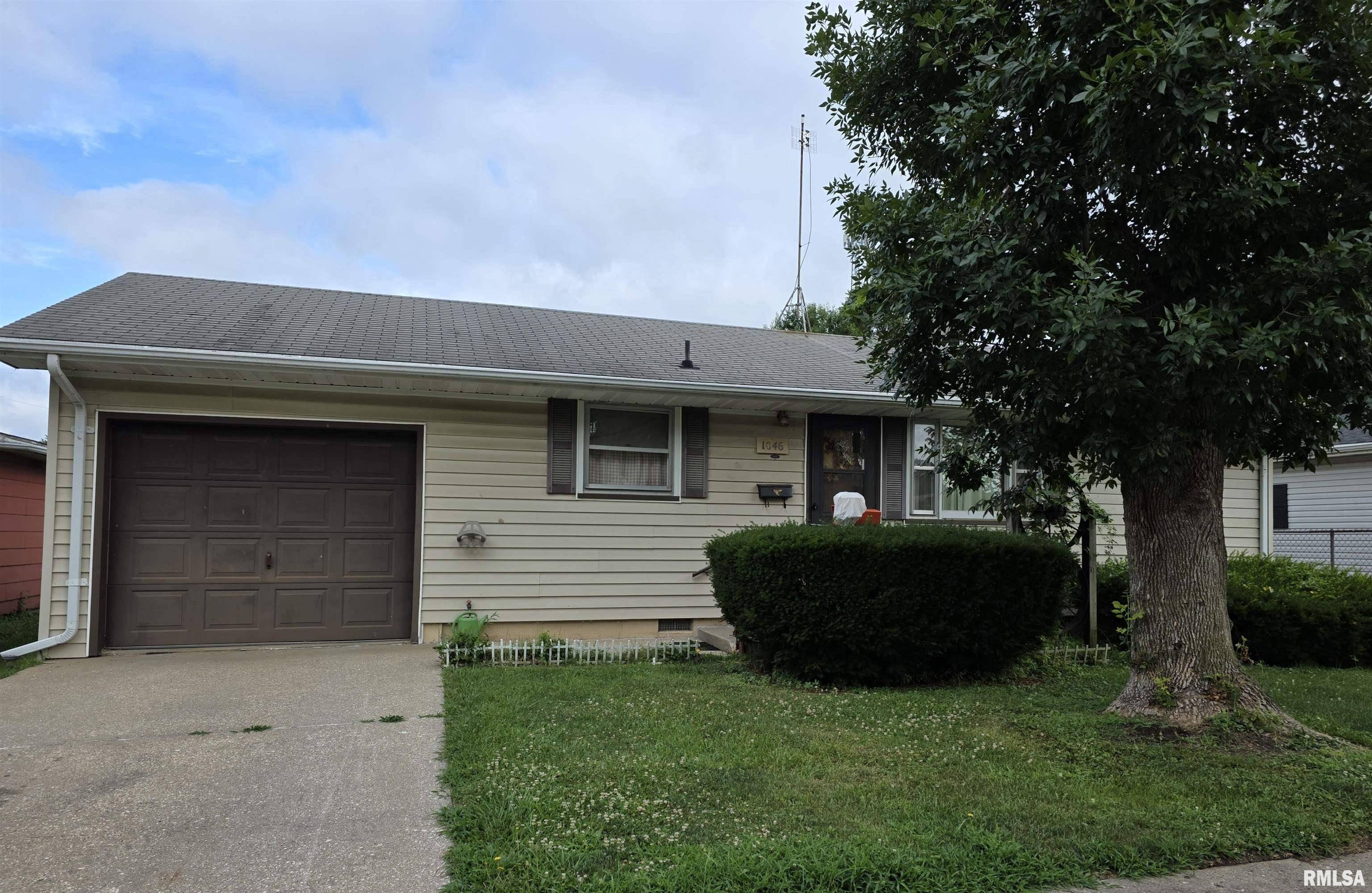 1046 S 6TH AVE, Canton, IL 61520