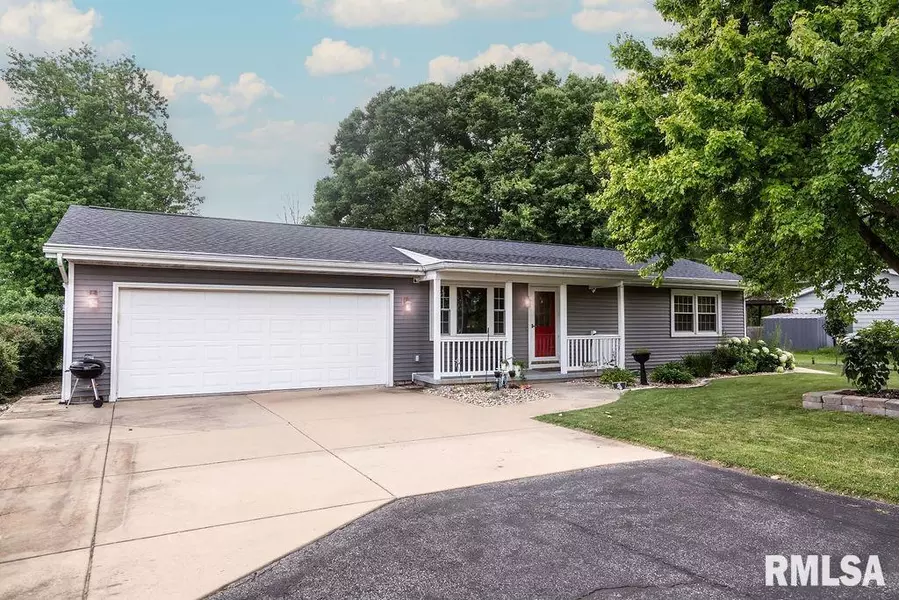 802 N MAIN ST, Eureka, IL 61530