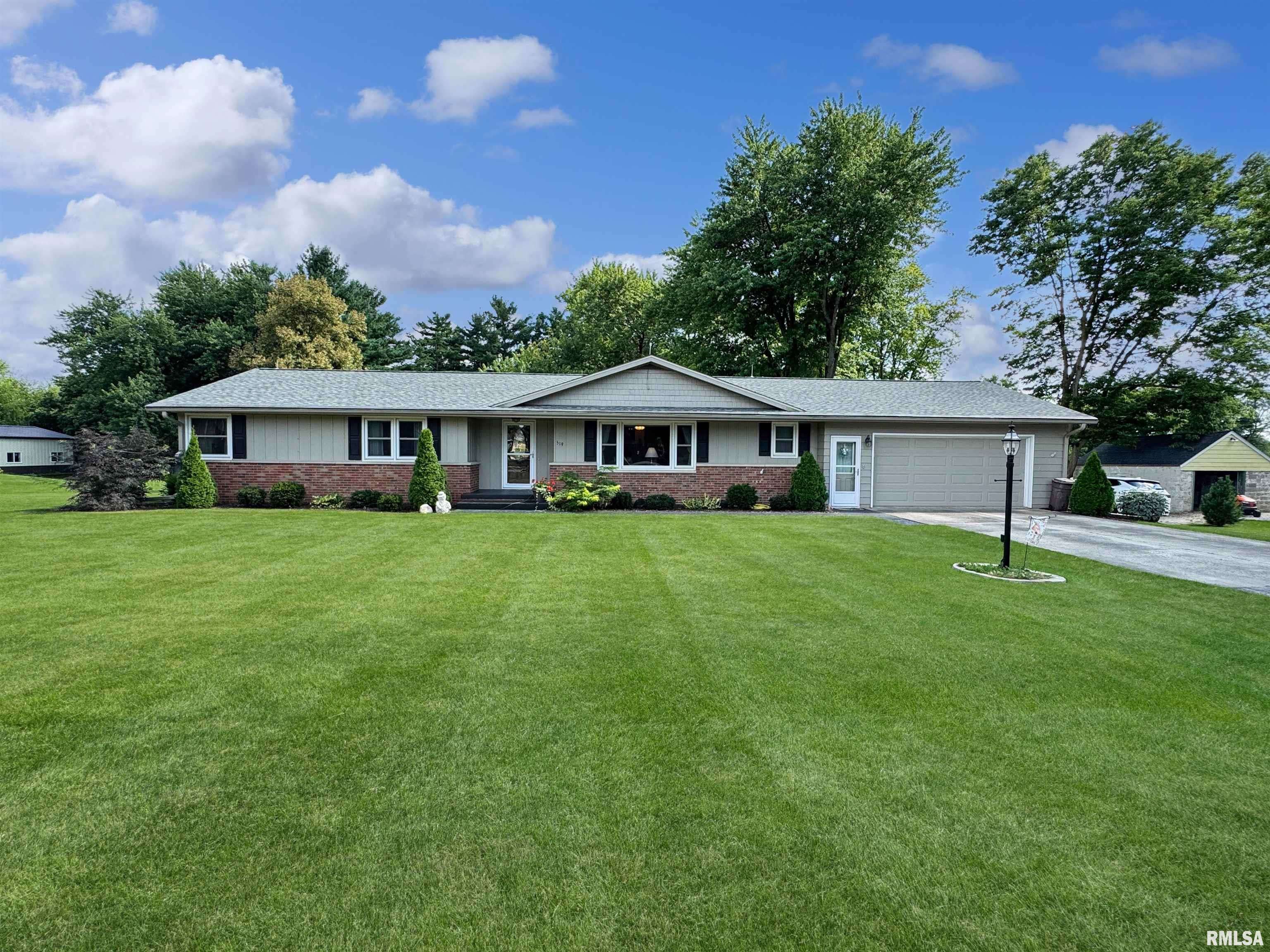 519 E ROBINSON ST, Goodfield, IL 61742