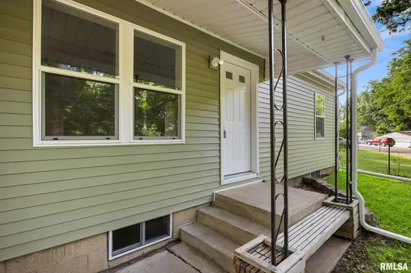 Creve Coeur, IL 61610,117 HAZEL CT